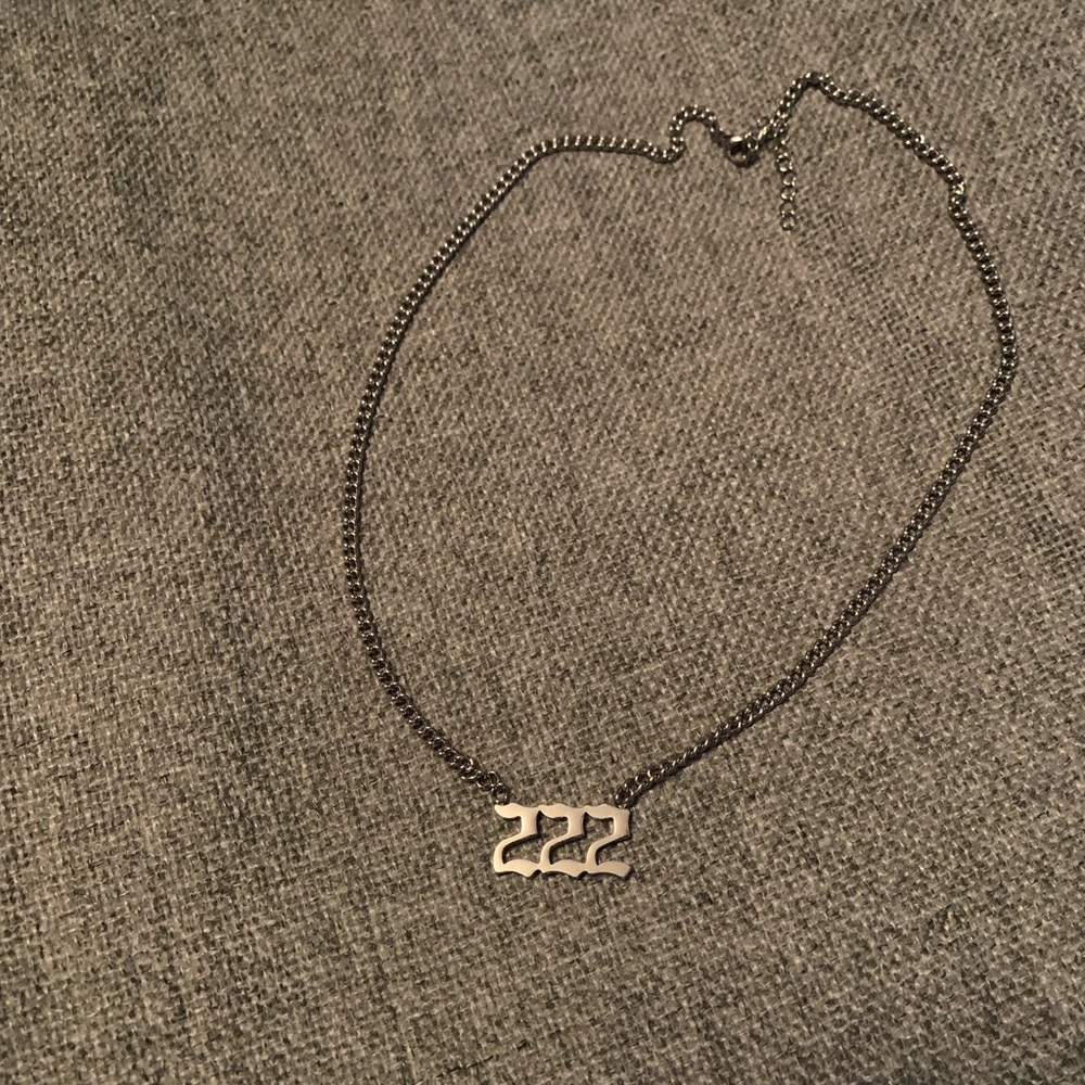 222 ANGEL NUMBER SILVER COLOUR CHAIN LINK NECKLACE